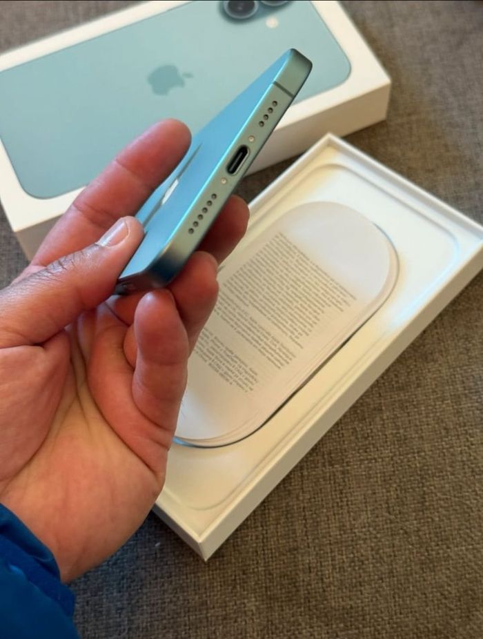 iPhone 16 plus - photo numéro 3