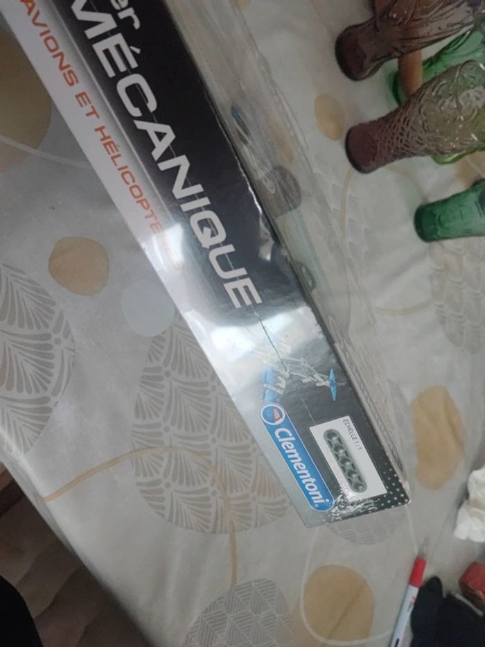 Jeu de construction avions et hélicoptères Clementoni neuf - photo numéro 2