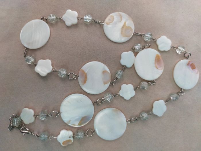 Collier en nacre blanche et perles – Collection Reflets de Lavande - photo numéro 3