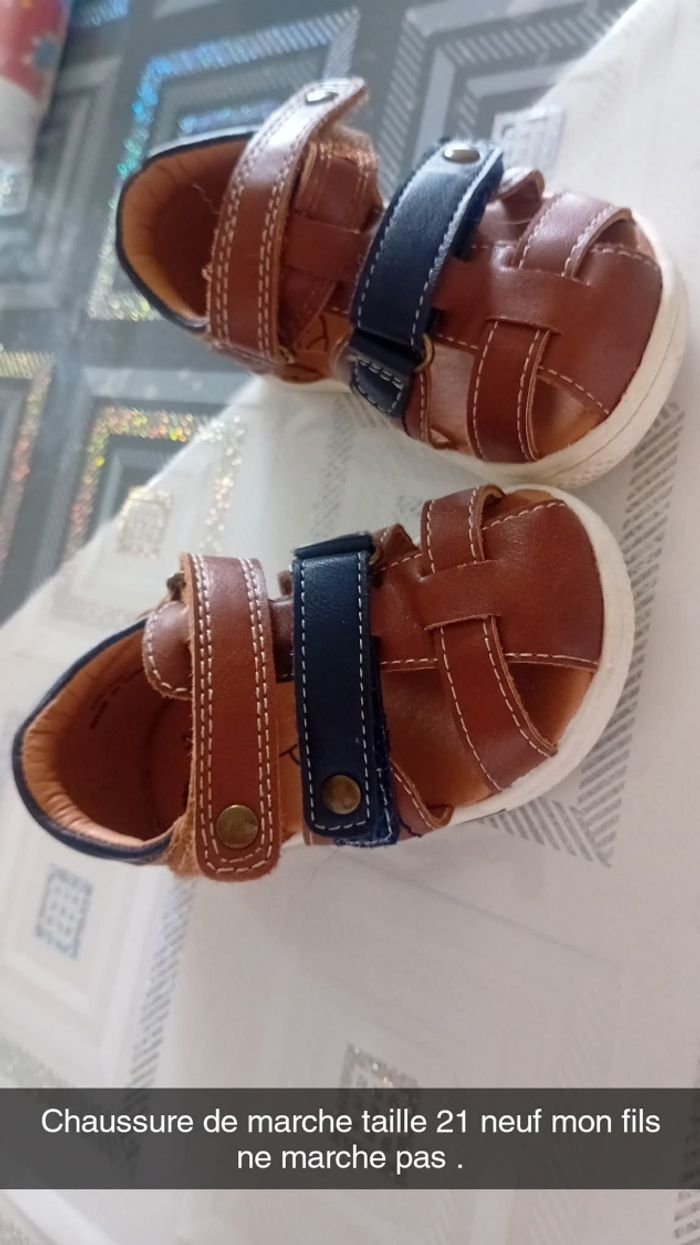 Vettement garçons chaussures et bonnet - photo numéro 7