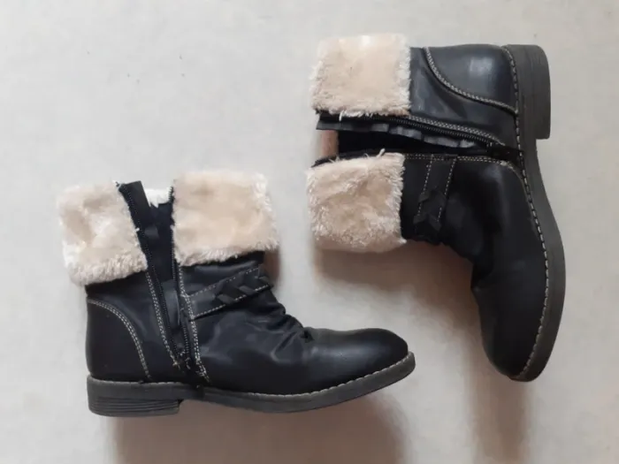 Bottines noires avec fourrure - photo numéro 4