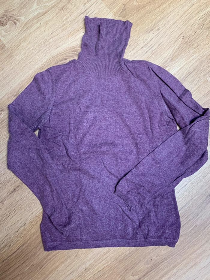 Pull col roulé rose