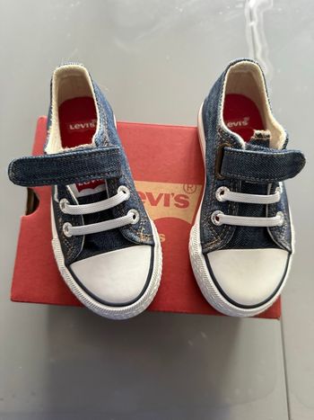 Chaussures garçon T 25 Levi's bleu et blanc avec boite