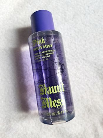 Brume corporelle parfumée Victoria's Secret Pink neuve 💜 Haunt Mess