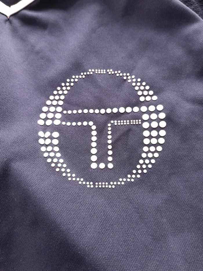 Tee shirt col V Sergio tacchini très beau logo - photo numéro 6
