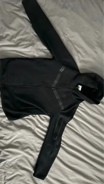 Nike tech noir (enfant)