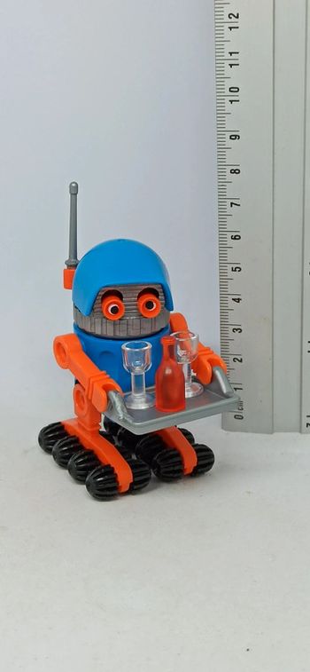 Personnage robot movie avec plateau playmobil