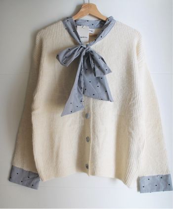 Gilet écru col lavallière