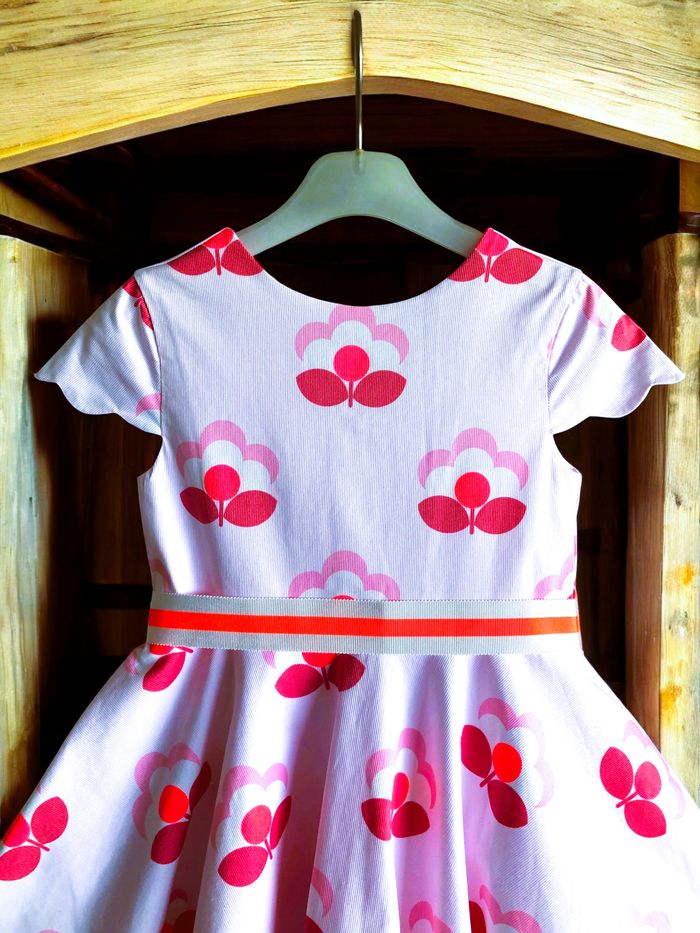 JACADI - NEW - ROBE FILLE STYLE PATINEUSE MOTIF FLEURS, MANCHES DÉCOUPES PÉTALES & ROSE FLUO 4A - photo numéro 3