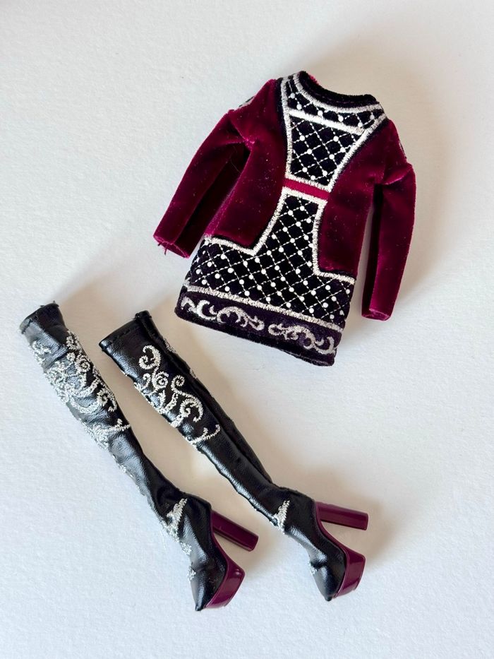 Mila Rainbow High - photo numéro 5