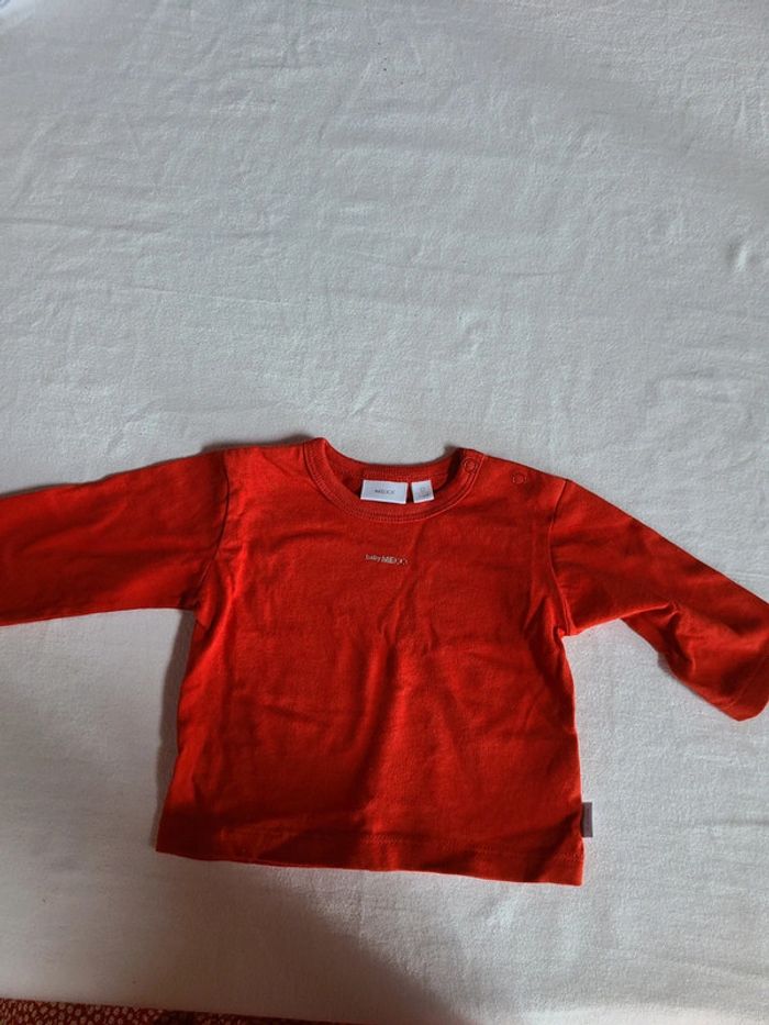 Très beau tee-shirt Mexx 3 - 6 mois comme neuf