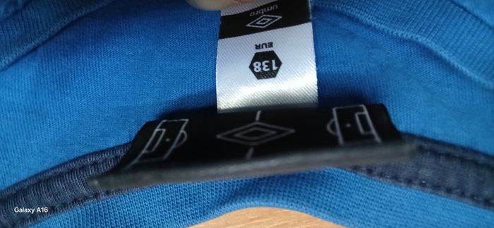 Tee-shirt umbro taille 10 ans - photo numéro 2