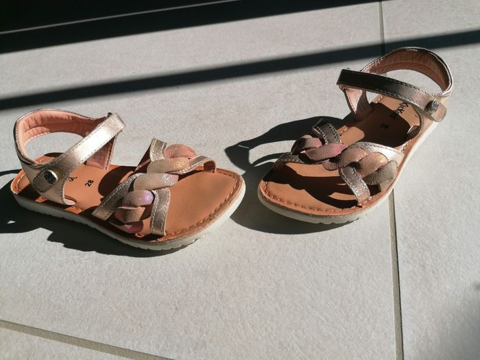 Très jolies 😍 sandales 'Kickers' - photo numéro 2