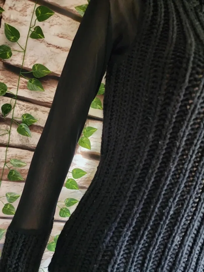 🌸Pull noir col roulé manches transparentes Taille 34/36🌸 - photo numéro 4