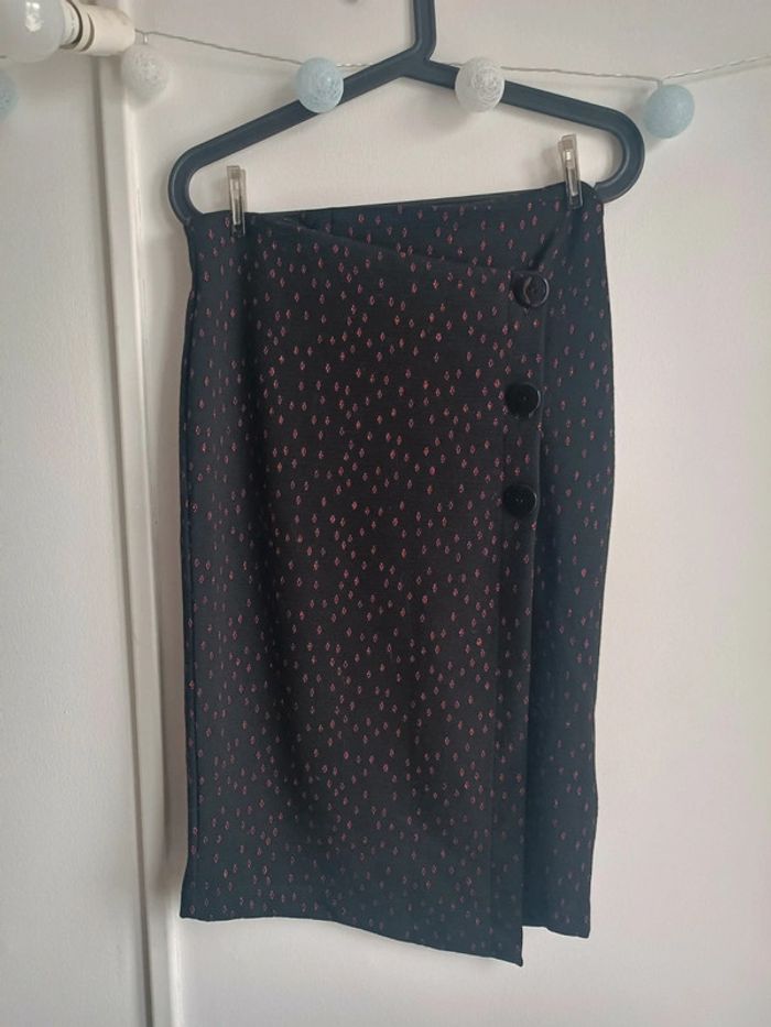 Jupe noire à boutons mi-longue motif oval rose et paillettes Camaïeu Taille 36 Neuf avec étiquette