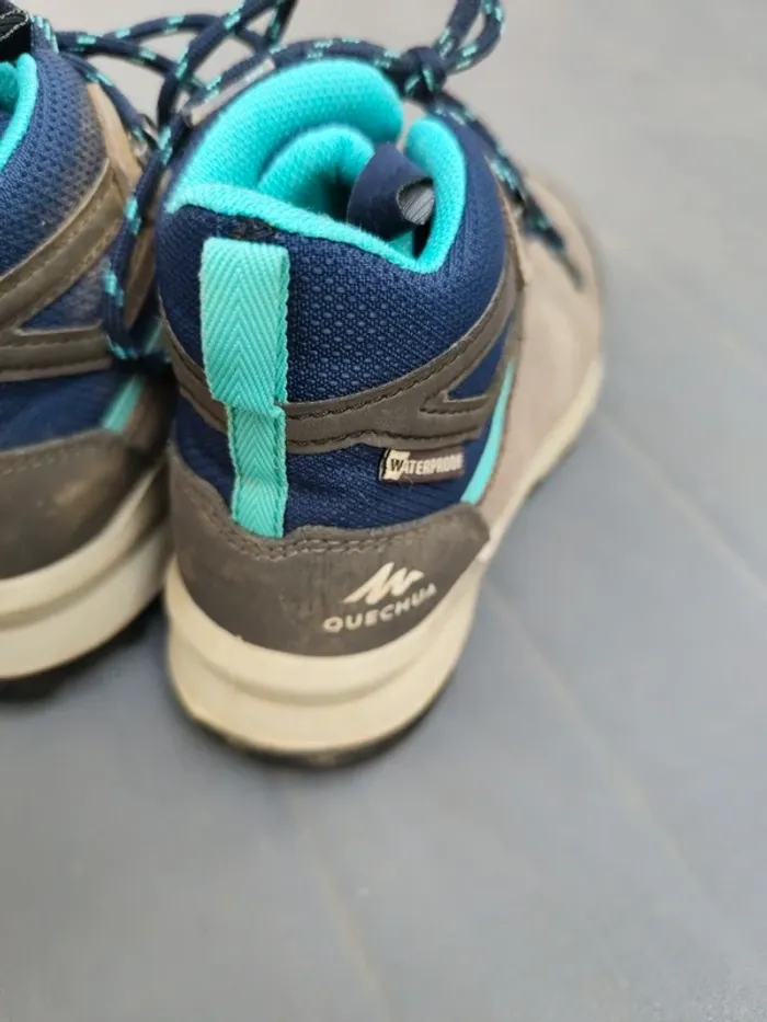 Chaussures de randonnée Quechua taille 34 - photo numéro 9