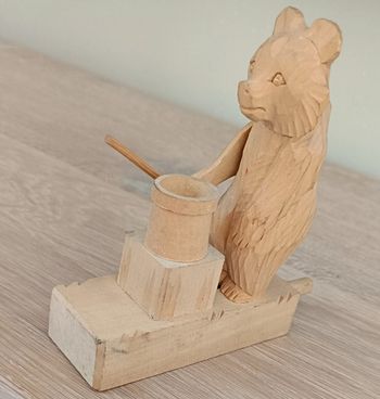 Jouet mobile vintage russe petit ours en bois sculpté à la main