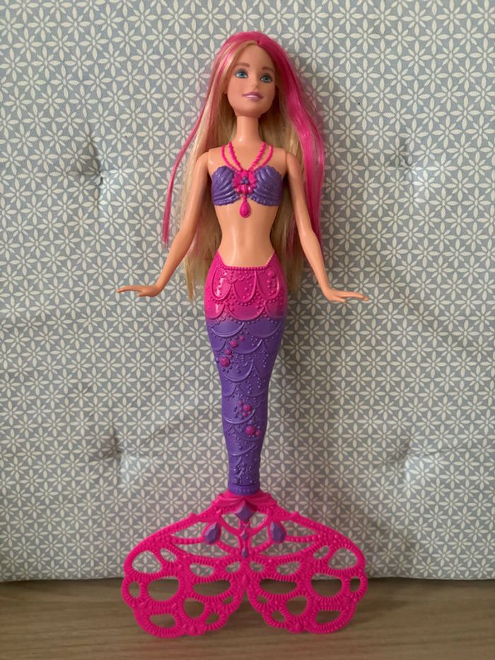Poupée "Barbie Sirène Bulles Magiques"