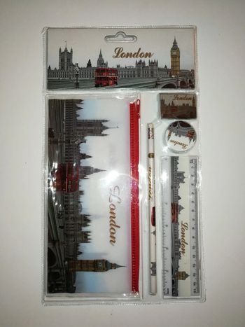 Ensemble écolier Neuf /  trousse règle taille crayon gomme