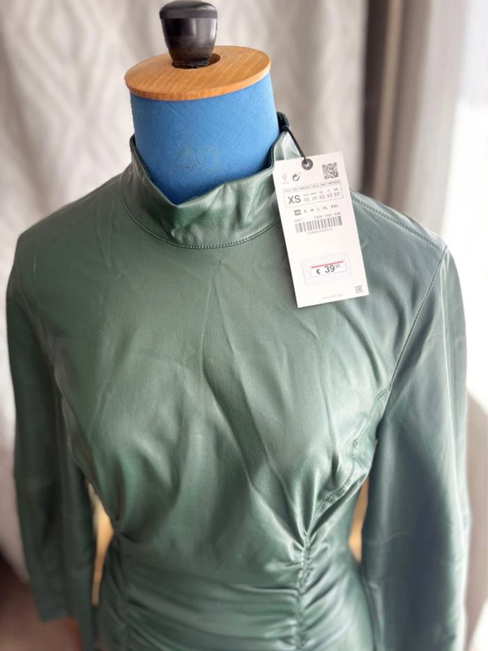 Robe Zara - simili cuir - vert foncé - taille XS/34 - neuf avec étiquette - - photo numéro 3