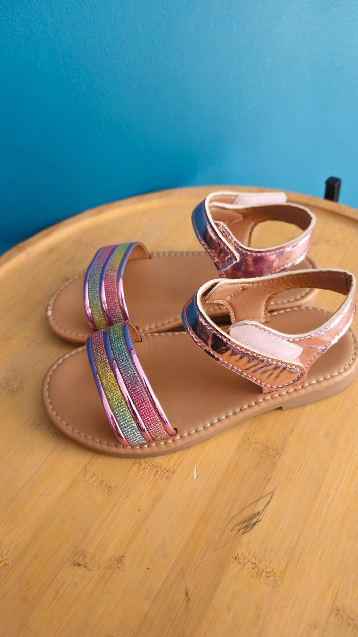 Sandales fille taille 28 - photo numéro 2