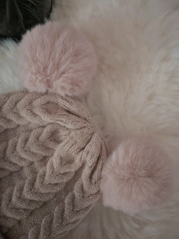 🩷 Superbe bonnet à 2 pompoms 🩷 - photo numéro 3