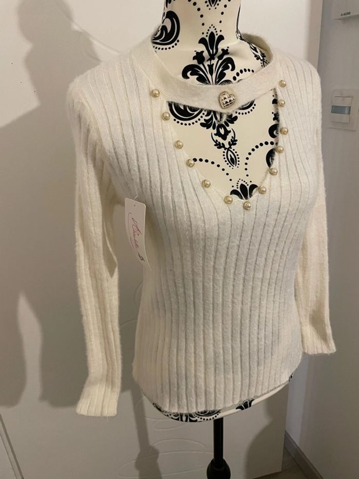 Pull doux manche longue blanc col V perle strass cœur neuf aisabelle taille 36 - photo numéro 2