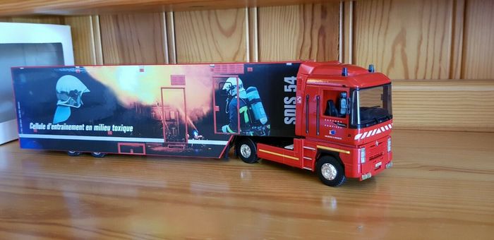 Camion pompier 1/43 eligor en parfait état - photo numéro 2
