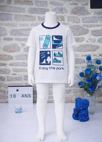T-shirt manches courtes " Skate Park " blanc Garçon taille 10 ans marque Okaidi 🎸 