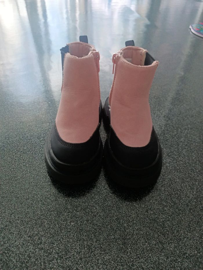 Magnifique paire de bottines stitch - photo numéro 3