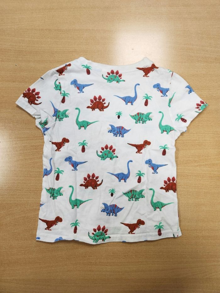 T-shirt kiabi blanc motifs dinosaures taille 5ans. - photo numéro 2