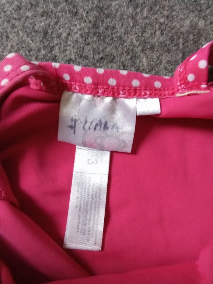 Maillot de bain rose Hello Kitty 1 pièce 3 ans fille - photo numéro 2