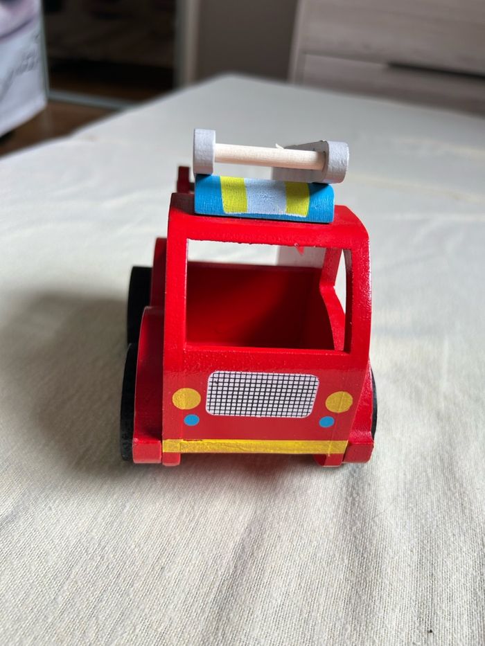 Camion de pompiers - photo numéro 2