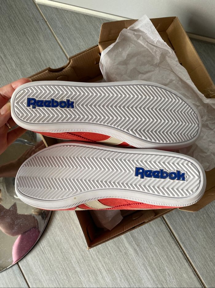 Paire de Reebok royal transport pointure  40 - photo numéro 4