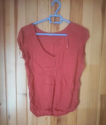 Haut rouge taille 38