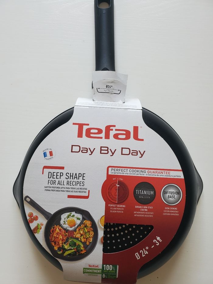 Poêle TEFAL Day By Day 24cm Neuve. - photo numéro 2
