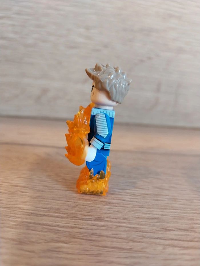 Figurine type lego La Torche Humaine les 4 Fantastiques Marvel - photo numéro 2