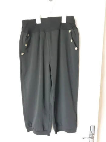 Pantacourt Taille L (40-42)