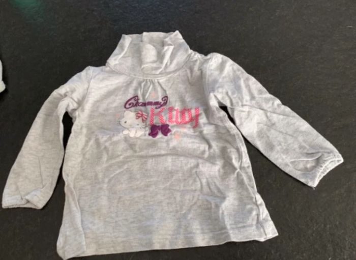 Lot jeans 2 t-shirt et 1sweat - photo numéro 4