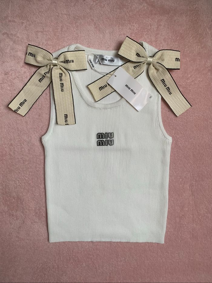 Lot de haut MiuMiu - photo numéro 2