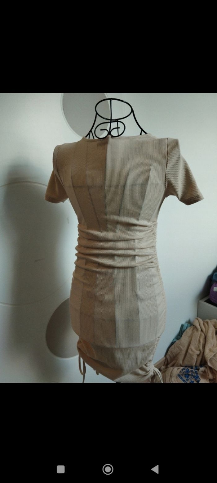 Robe - photo numéro 3