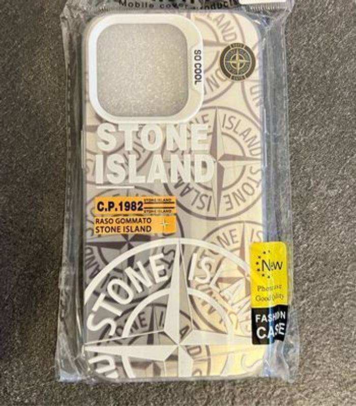 Coque iPhone 14 Pro Stone Island