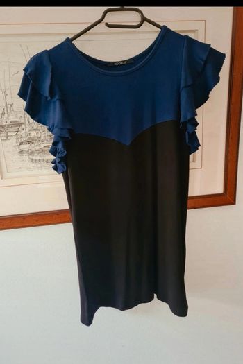 Top manches à volants bleu et noir Taille 36