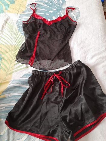 Pyjama nuit satin et transparence