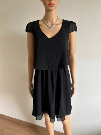 Robe noire neuve à manches courtes Naf Naf taille 34