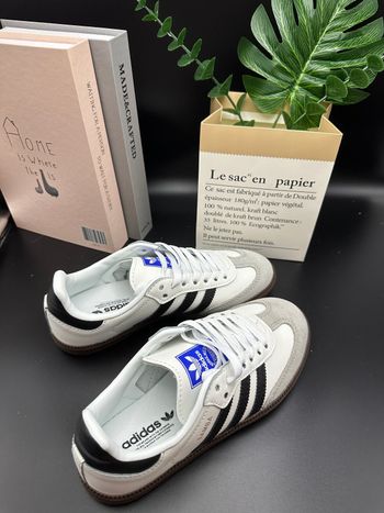 Baskets Adidas taille 383