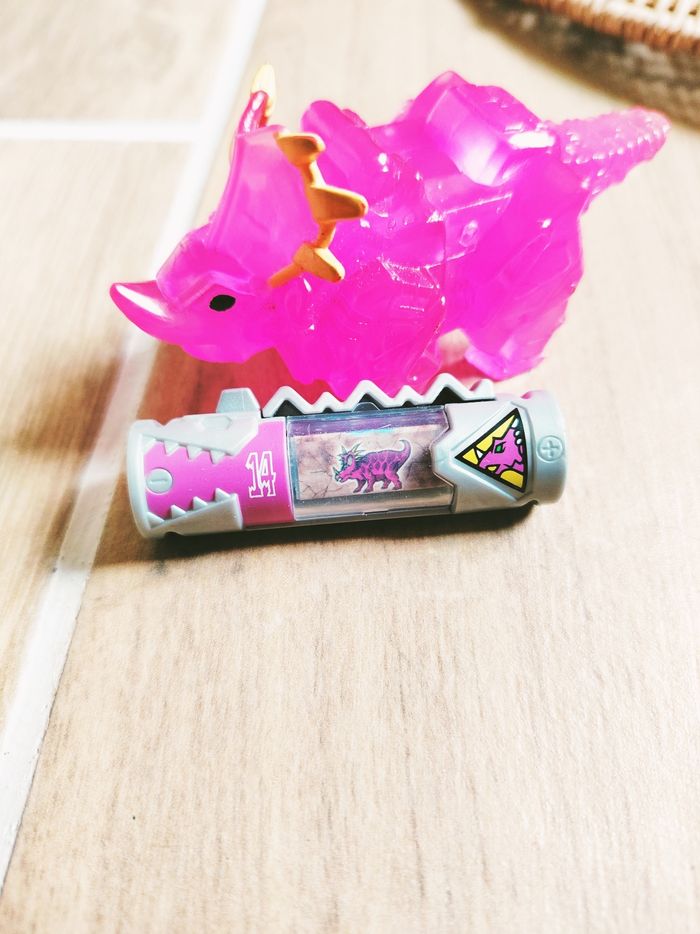 🦖 Power rangers dino charge mini zord et Energem/dino chargeur n* 14 Styracosaure Bandai