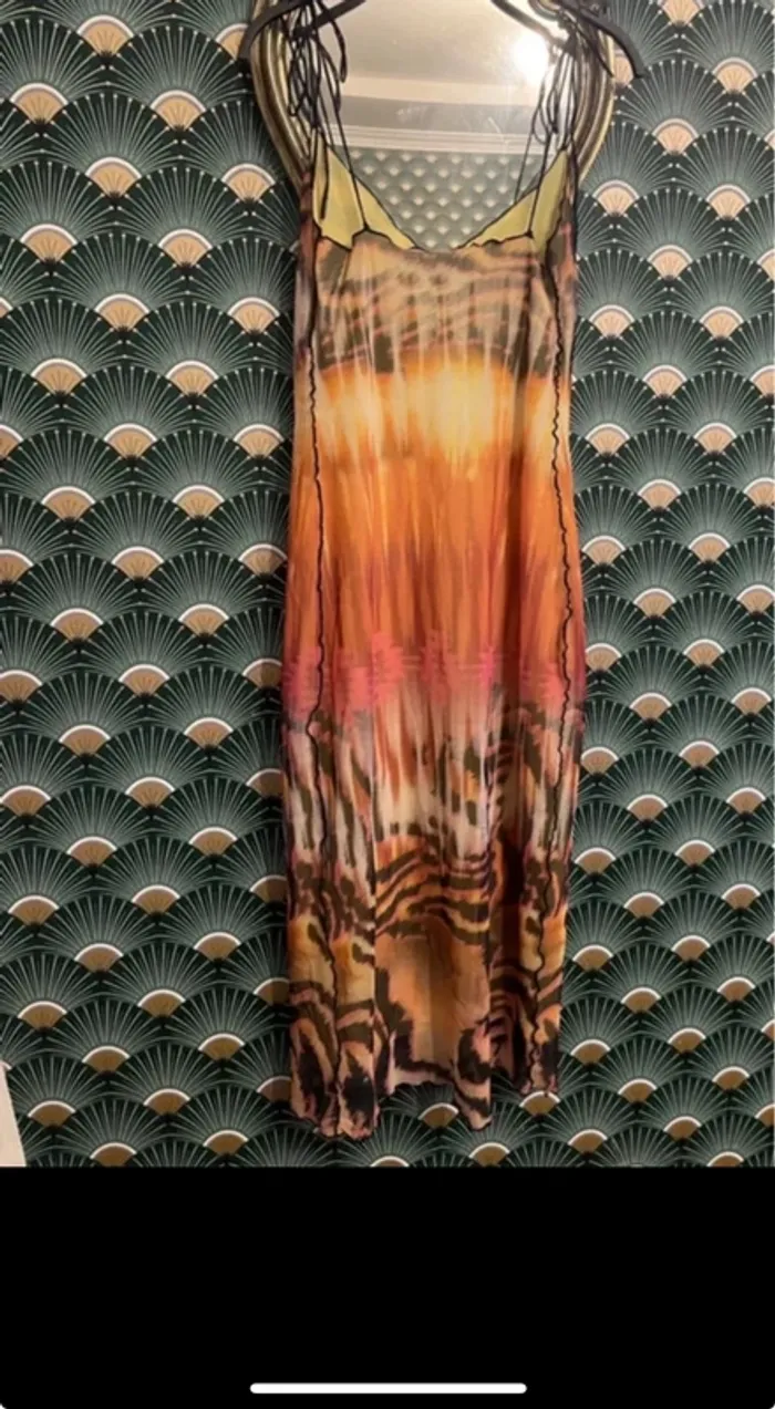 Belle robe résille tulle taille L - photo numéro 4