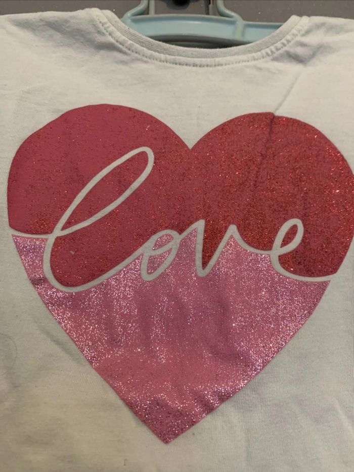 Haut Tshirt manches longues Love Primark T5-6 ans 116 cm - photo numéro 2