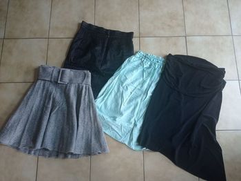 Lot de 4 jupes T.40 (Promod, Etam)